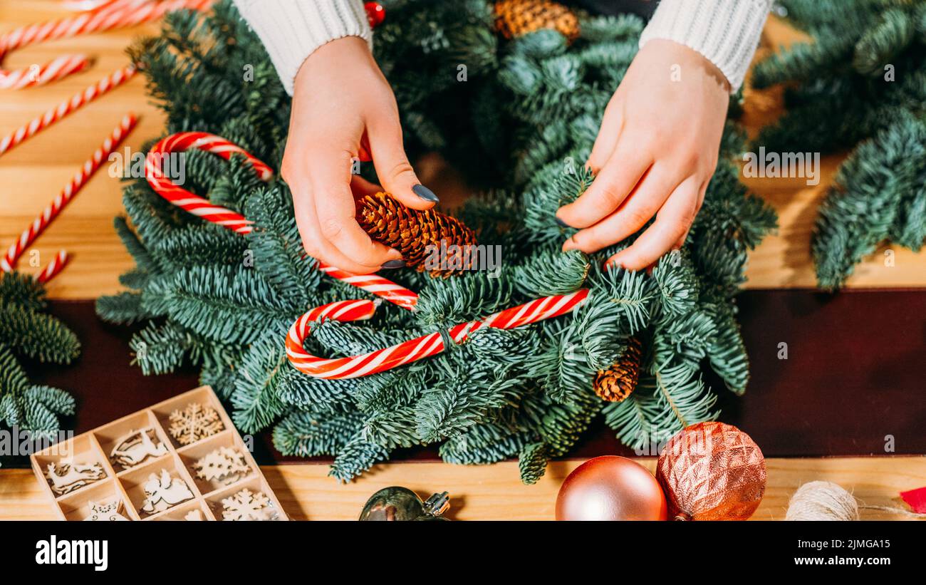 Handgemachte weihnachten Innendekoration Floristen Stockfoto