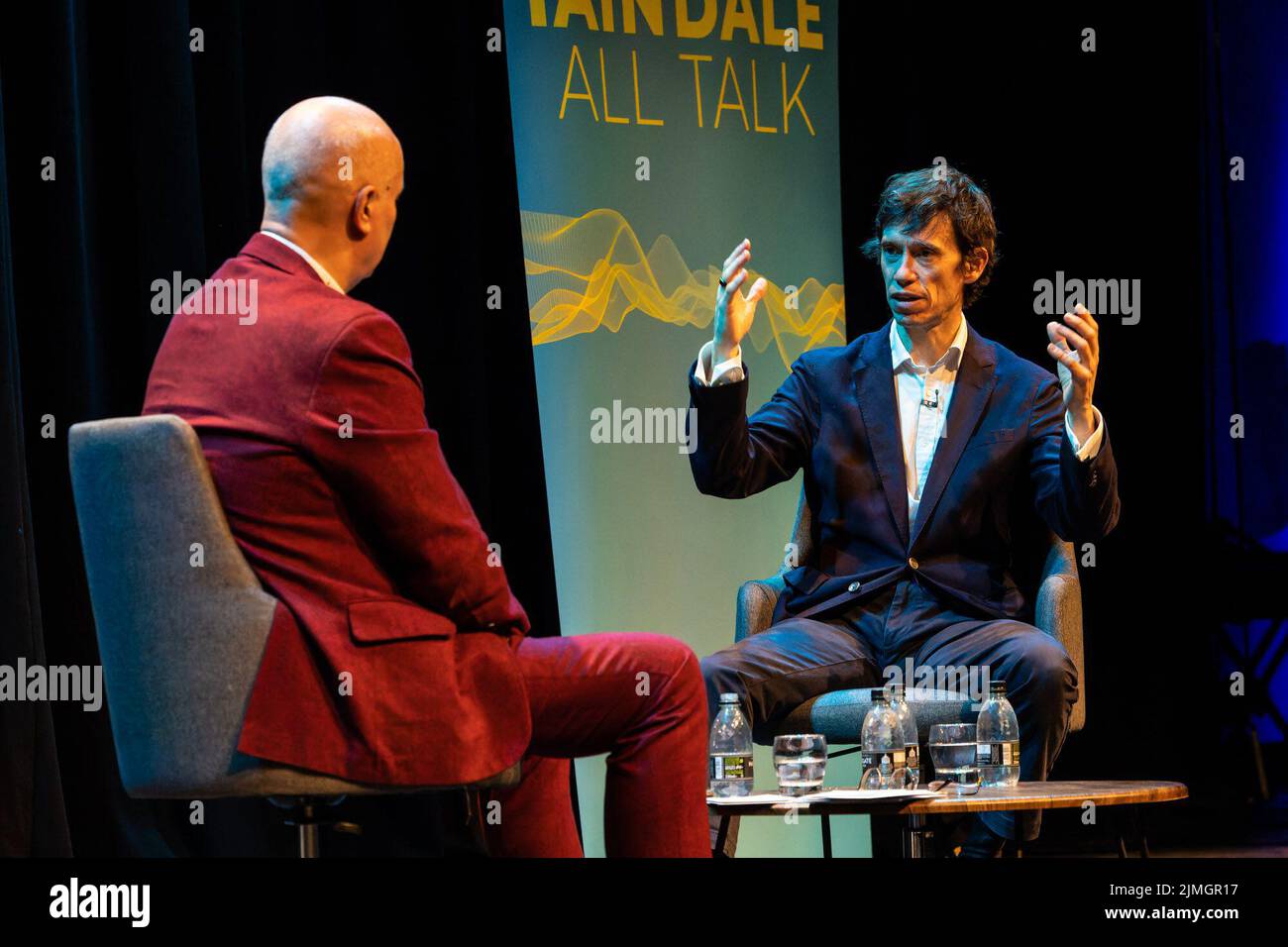 Edinburgh, Großbritannien. 06. August 2022 im Bild: Der ehemalige konservative Abgeordnete Rory Stewart wird vom LBC-Abgeordneten Iain Dale beim Edinburgh Fringe Festival im Rahmen der Interviewreihe All Talk interviewt. Kredit: Rich Dyson/Alamy Live Nachrichten Stockfoto