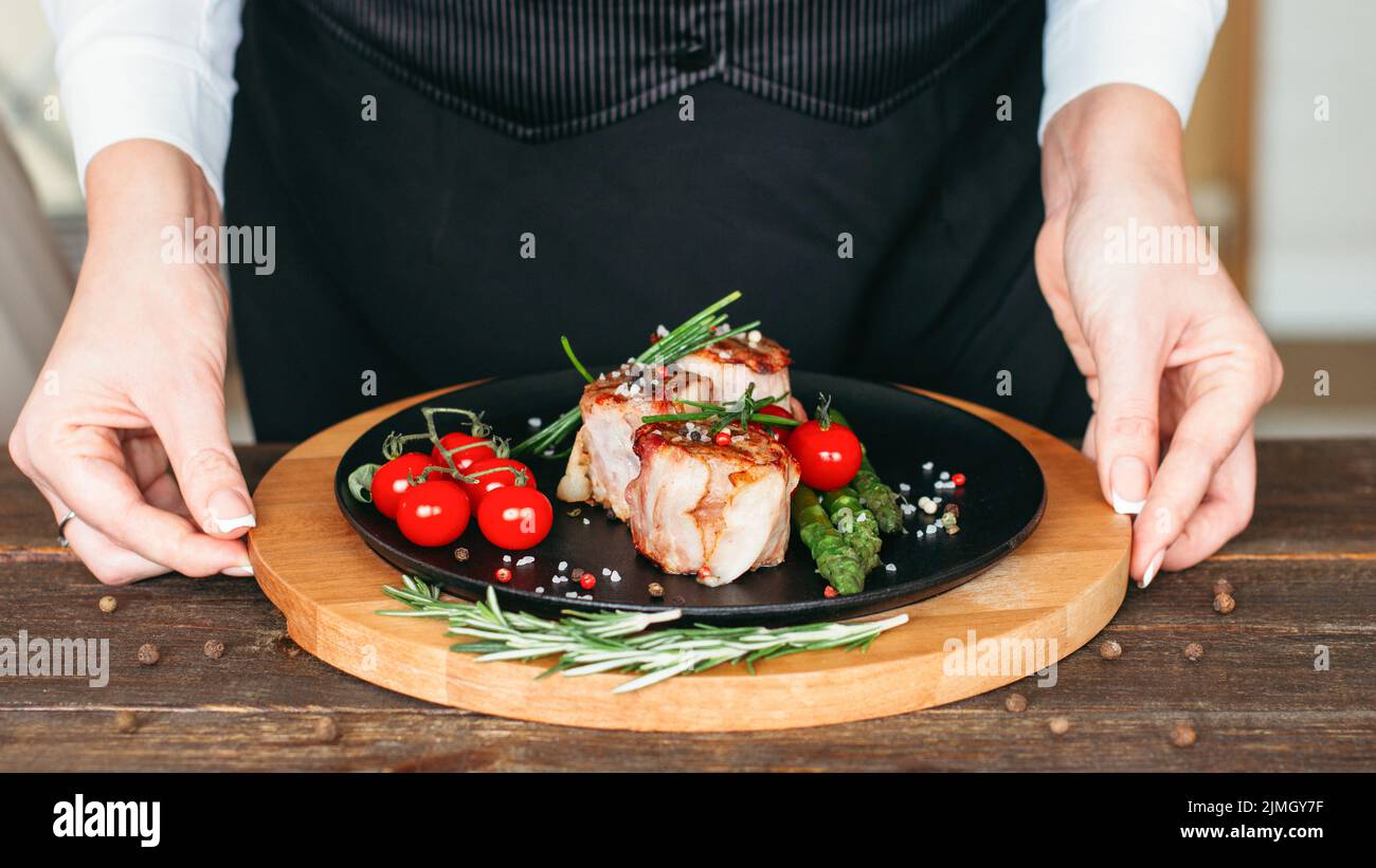 Essen Styling Restaurant Mahlzeit serviert gegrilltes Fleisch Stockfoto