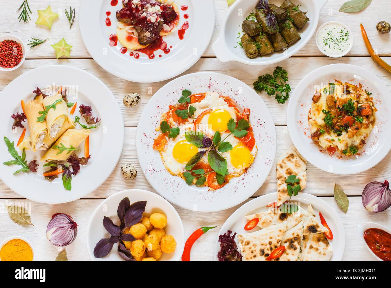 Das Essen war von oben aus zu sehen, das Abendessen war ein Partygericht und das Buffet Stockfoto