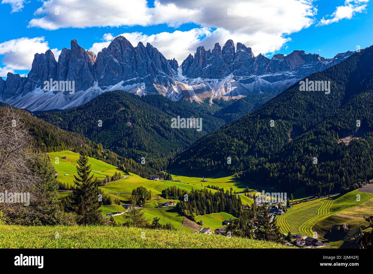 Das schöne Dorf Santa Maddalena Stockfoto