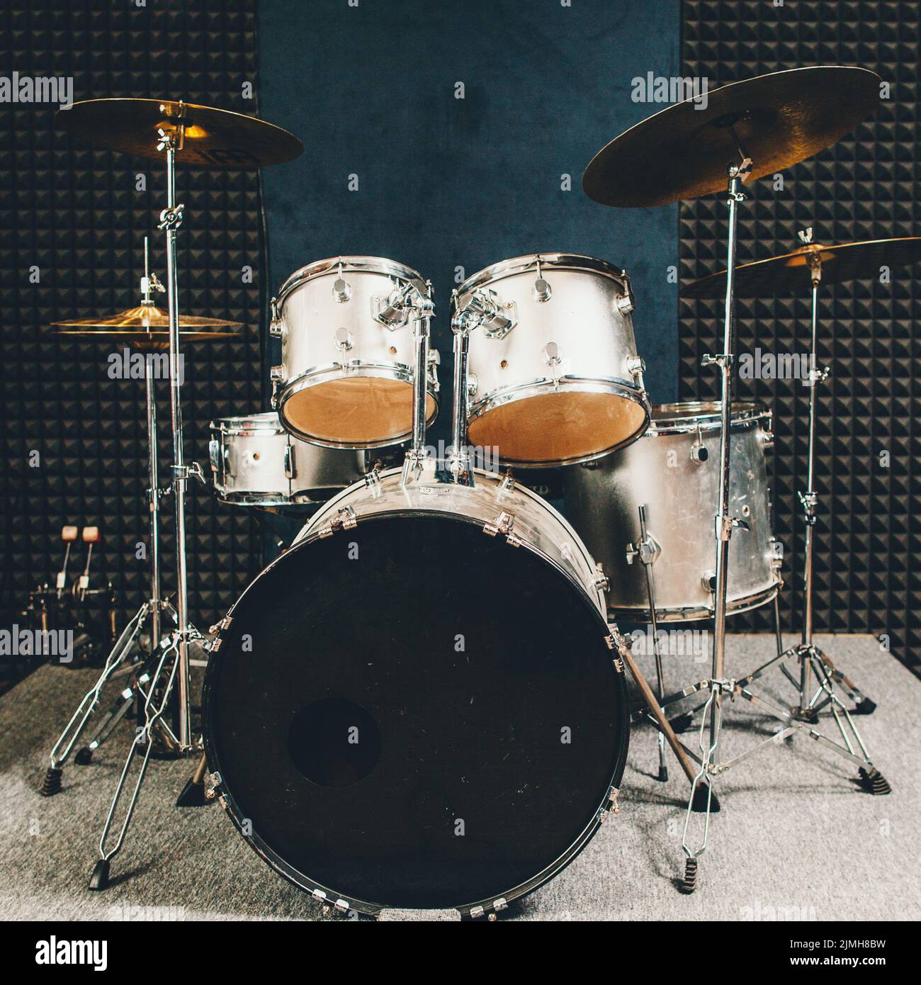 Tonaufnahme Studio professionelle Drum Set Stockfoto