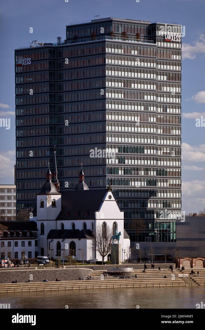 Alt St. Heribert vor dem Hauptsitz der Lanxess AG, Köln, Rheinland, Deutschland, Europa Stockfoto