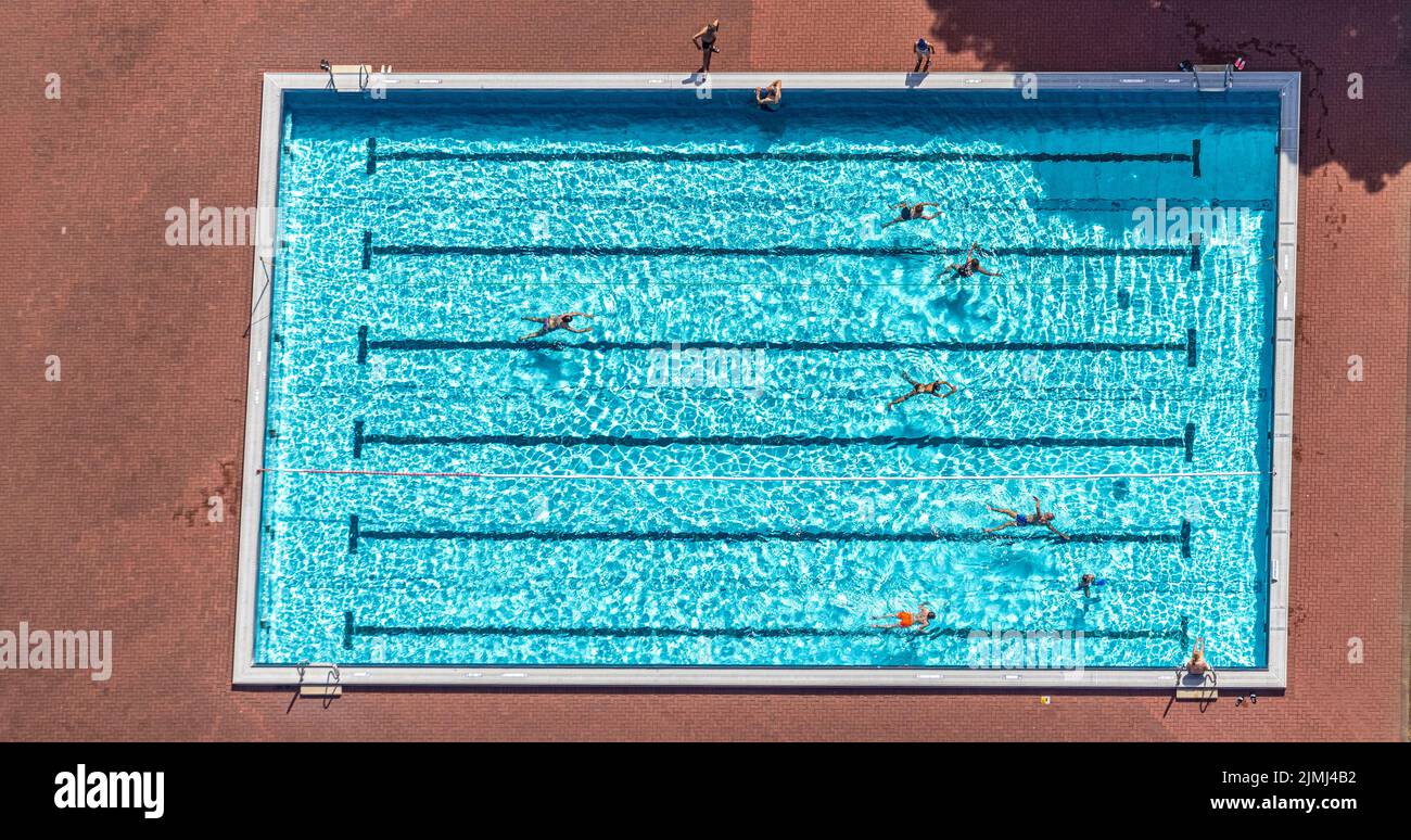 Luftbild, Schwimmbad Freizeitbad (FZB) Werl , Werl, Soester Börde, Nordrhein-Westfalen, Deutschland, Soester, Börde, DE, Europa, Vogelaugen, vie Stockfoto