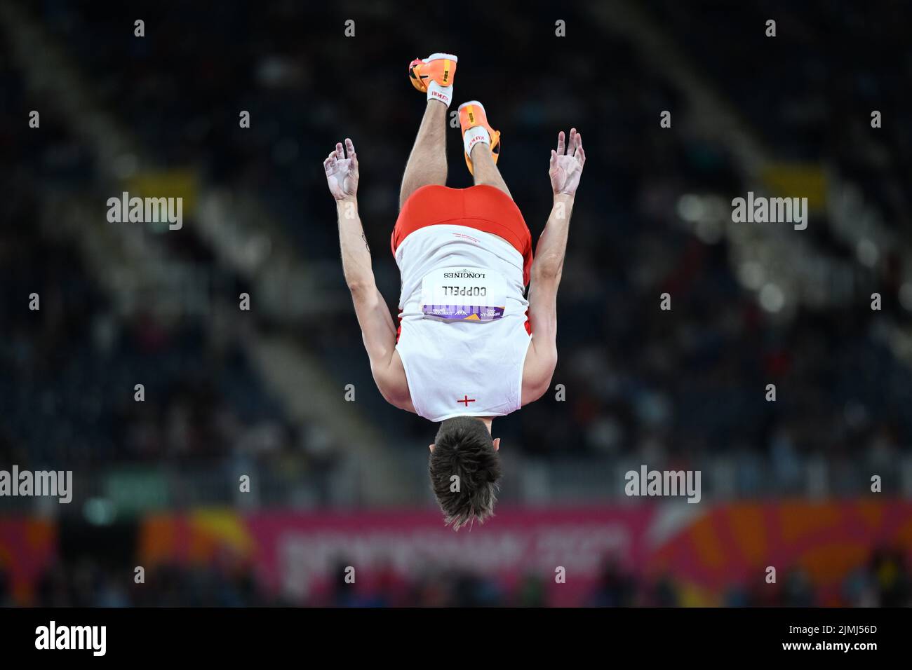 BIRMINGHAM, GROSSBRITANNIEN. AUG 6. Harry Coppell macht einen Backflip während der Leichtathletik im Alexander Stadium in Perry Barr bei den Commonwealth Games 2022 in Birmingham am Samstag, den 6.. August 2022. (Kredit: Pat Scaasi | MI Nachrichten) Kredit: MI Nachrichten & Sport /Alamy Live Nachrichten Stockfoto