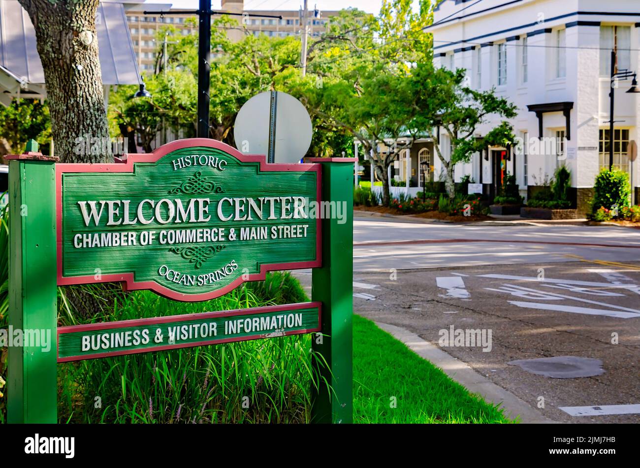 Ein Schild steht am Eingang des Ocean Springs Chamber of Commerce and