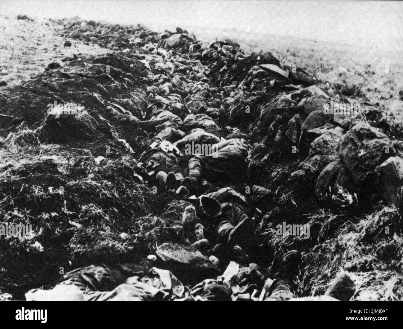 Britische Opfer sind nach der Schlacht von Spion Kop, 24. Januar 1900, auf dem Schlachtfeld tot. Stockfoto