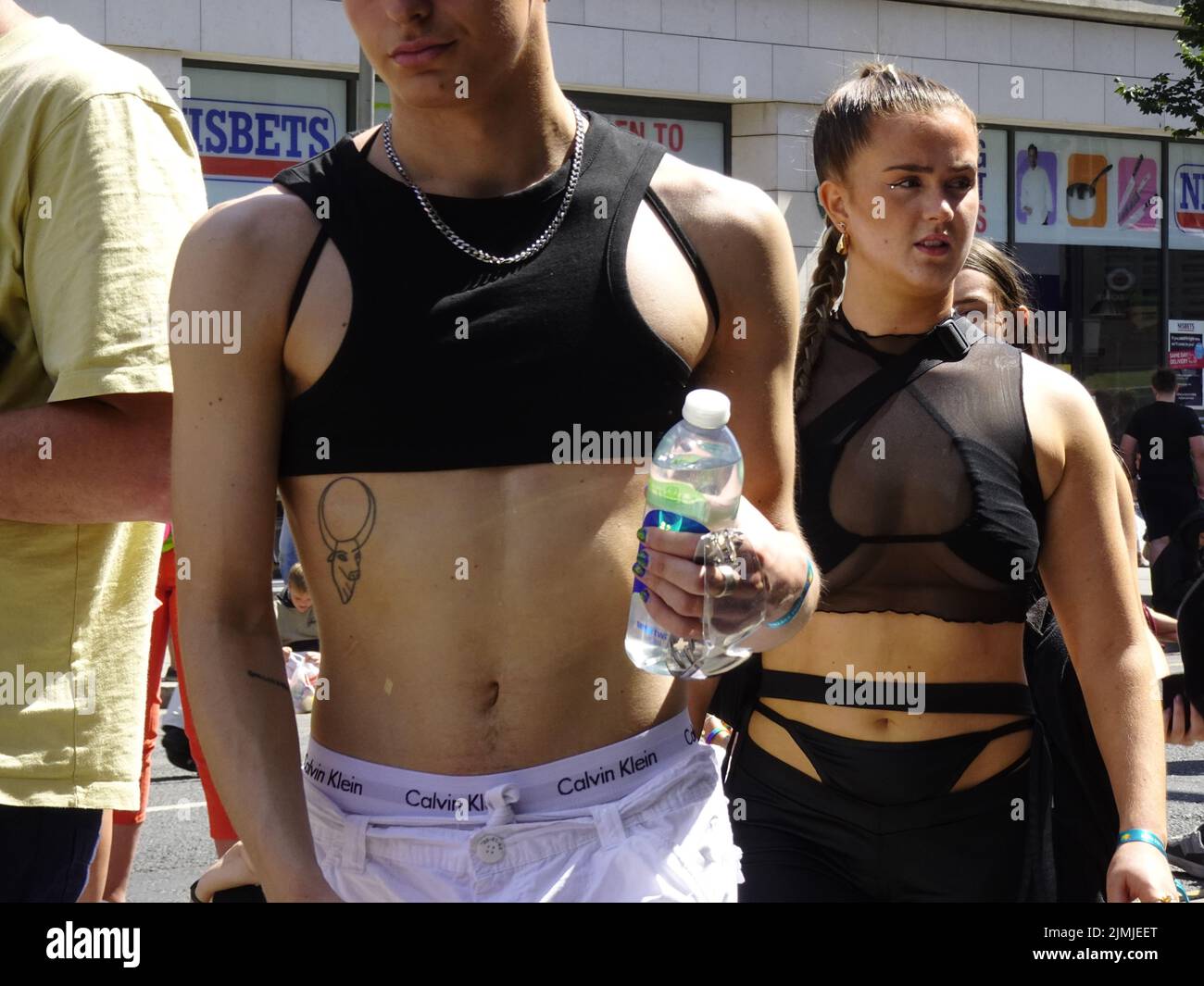 Brighton, West Sussex, Großbritannien. 6. August 2022. Szenen von der Parade zum Preston Park während des Brighton Pride 2022-Events Credit: Motofoto/Alamy Live News Stockfoto