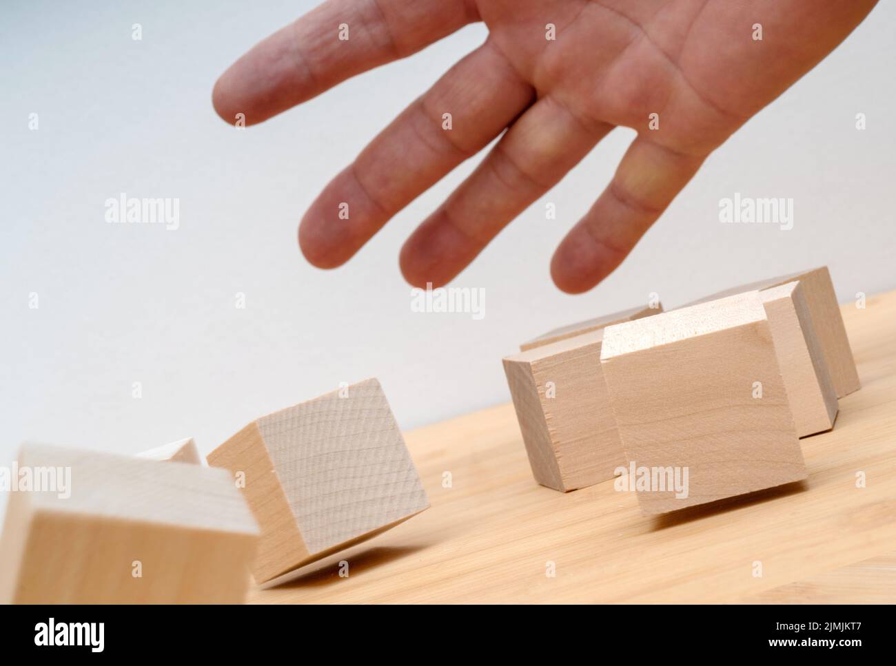 Zerstörung des Hauses. Verlust der Wohnung, Haus Versicherung. Unfall, Naturkatastrophe. Stockfoto