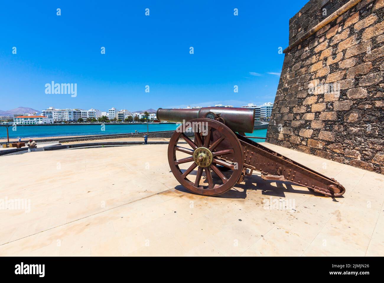 Alte Kanonen vor dem Schloss Castillo de San Gabriel Stockfoto