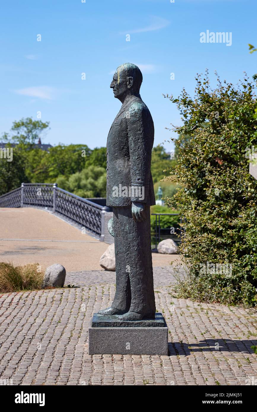 Statue des dänischen Königs Frederik IX. Von Knud Nellemose (1981); Nordre Toldbod, Kopenhagen, Dänemark Stockfoto