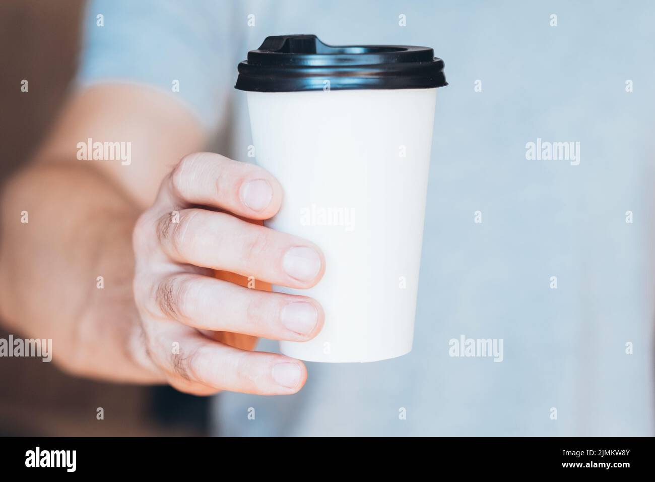 Morgen Gewohnheit Take Away trinken heißen Getränketasse Stockfoto