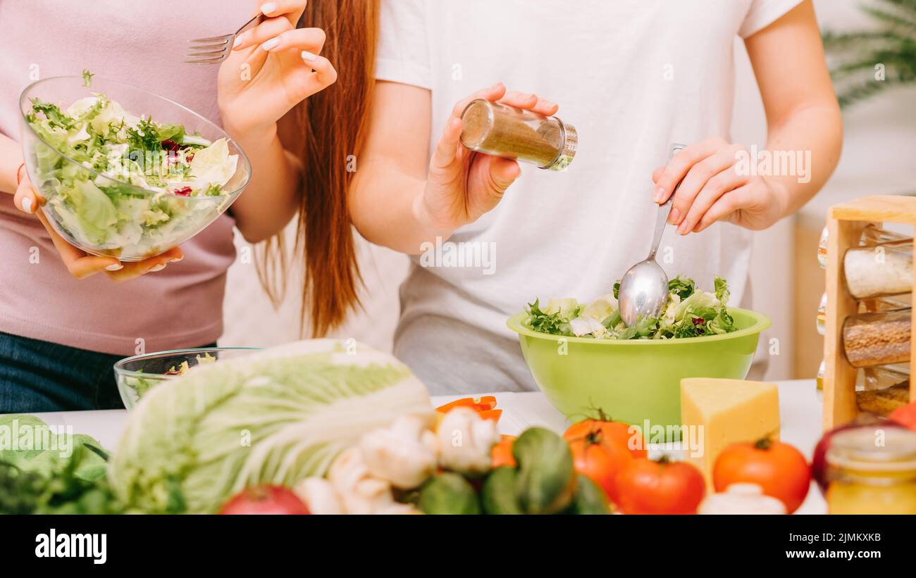 Vegetarische Ernährung gesunde Ernährung Frauen Salat Bio Stockfoto