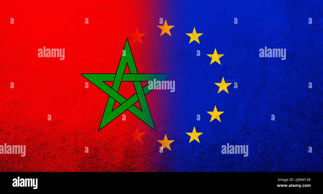 Flagge der Europäischen Union mit Königreich Marokko Nationalflagge. Grungen Hintergrund Stockfoto