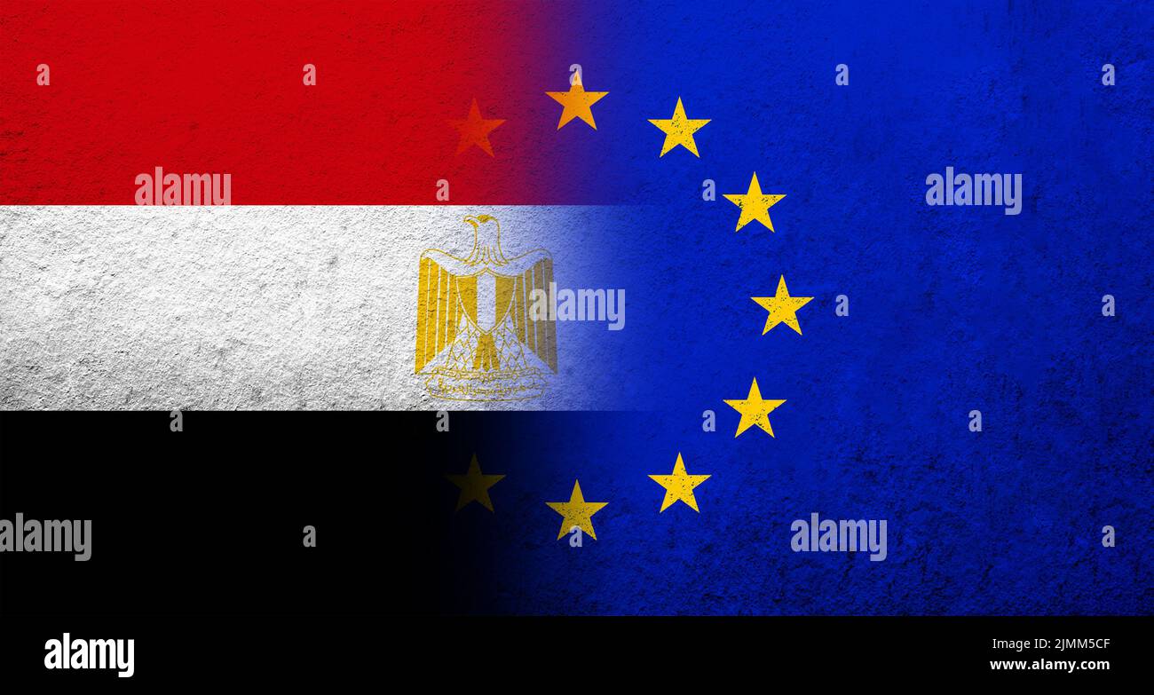 Flagge der Europäischen Union mit der Arabischen Republik Ägypten. Grungen Hintergrund Stockfoto