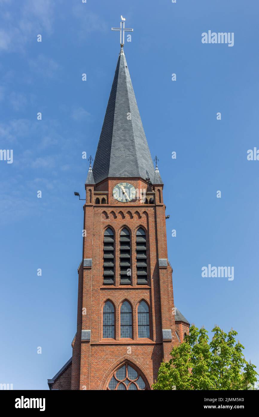 Turm der historischen Kirche von Nijverdal, Niederlande Stockfoto