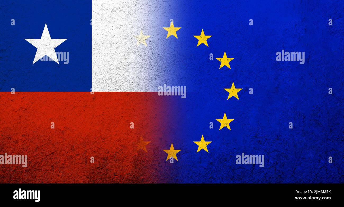 Flagge der Europäischen Union mit der Republik Chile Nationalflagge. Grungen Hintergrund Stockfoto