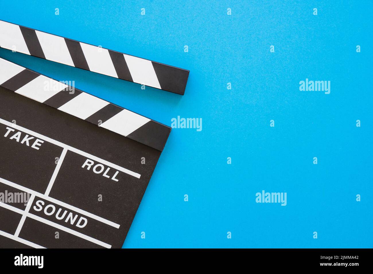 Clapperboard blauer Hintergrund Stockfoto