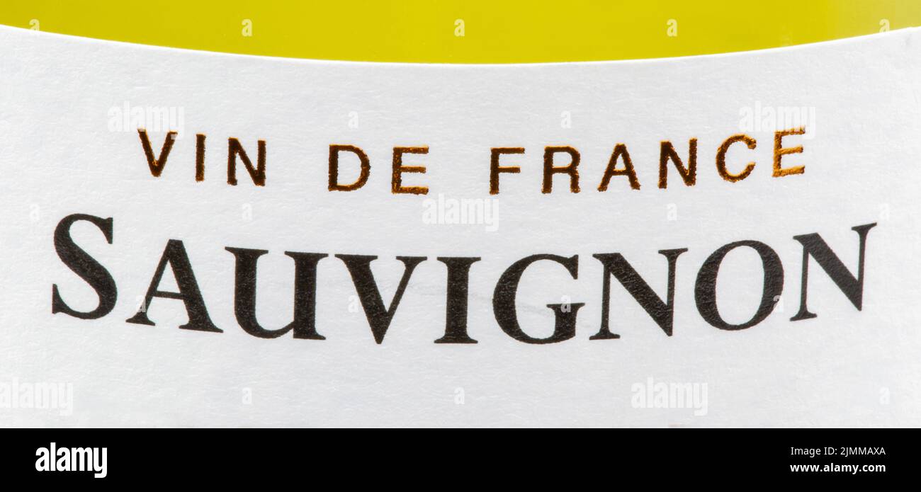 Französisches Schild mit Etikett für die Weinflasche „Wein“, Nahaufnahme Stockfoto