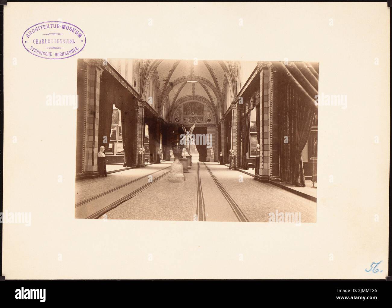 Cuypers P. J. H. (1827-1921), Reichsmuseum, Amsterdam (1885): Preamas zum Raum mit der 'Nachtsuhr' von Rembrandt. Foto auf Papier, auf Karton, 19,8 x 27,6 cm (einschließlich Scankanten) Stockfoto