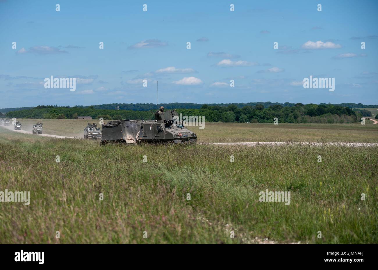 British Army BvS10 Viking Geländegepanzerte Fahrzeuge in Aktion bei einer militärischen Übung Stockfoto