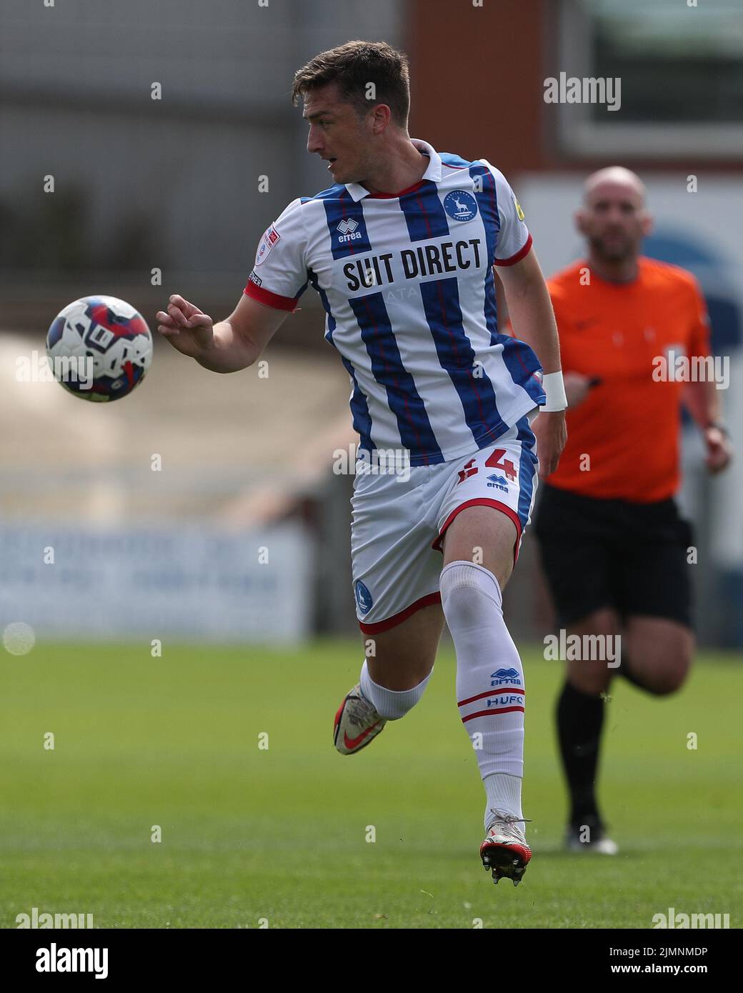 Alex Lacey von Hartlepool United in Aktion während des Sky Bet League 2-Spiels zwischen Hartlepool United und AFC Wimbledon am Samstag, 6.. August 2022, im Victoria Park, Hartlepool. (Kredit: Mark Fletcher | MI News) Stockfoto