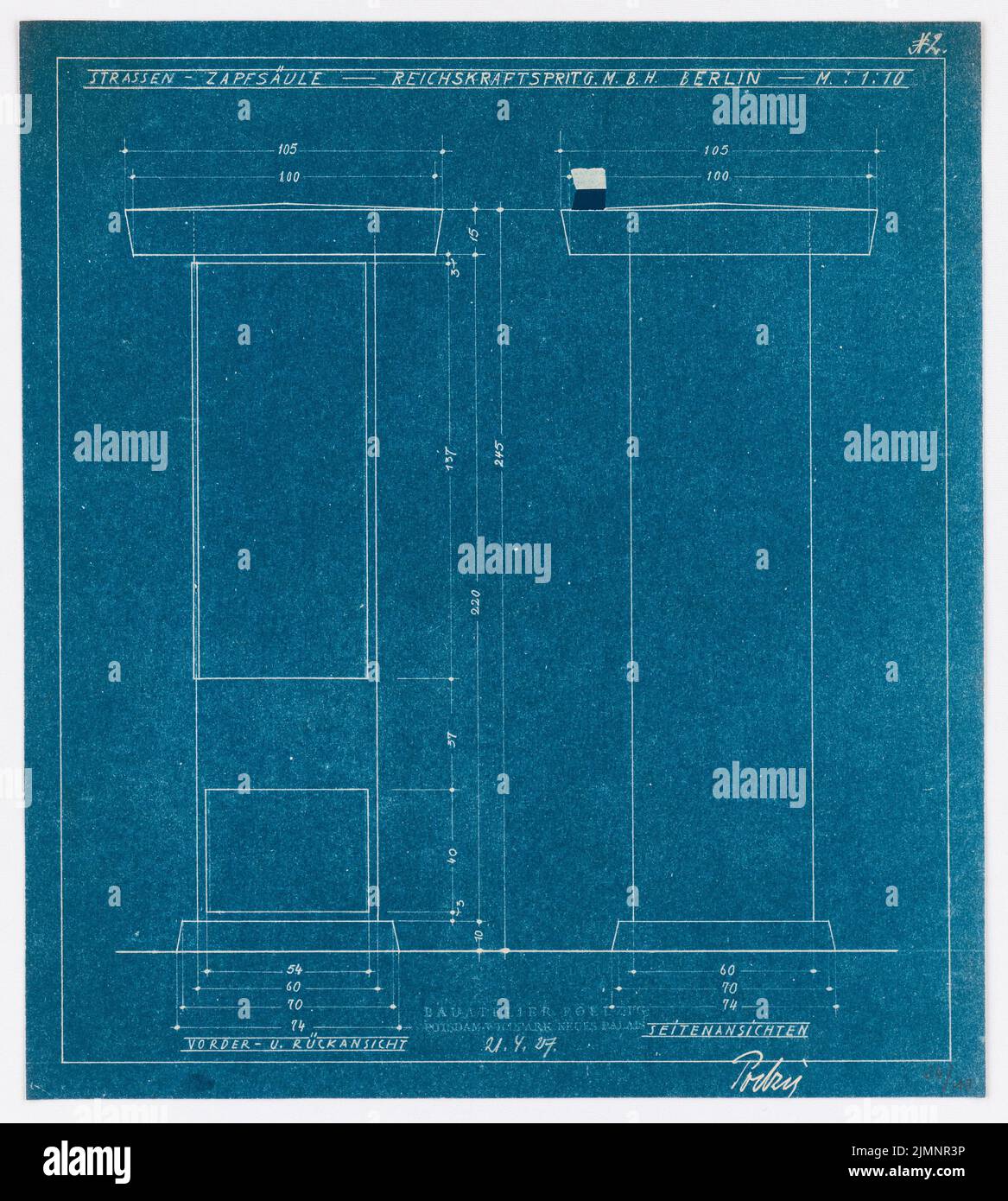 Poelzig Hans (1869-1936), Tankstellen der Reichskramprit GmbH, Berlin (04/21/1927): Staatliche Entsorgungspumpe von vorne, Rückansicht, Seitenansicht. Lichtbruch auf Transparent, 36,9 x 33,2 cm (inklusive Scankanten) Poelzig Hans (1869-1936): Tankstellen der Reichskraftsprit GmbH, Berlin Stockfoto