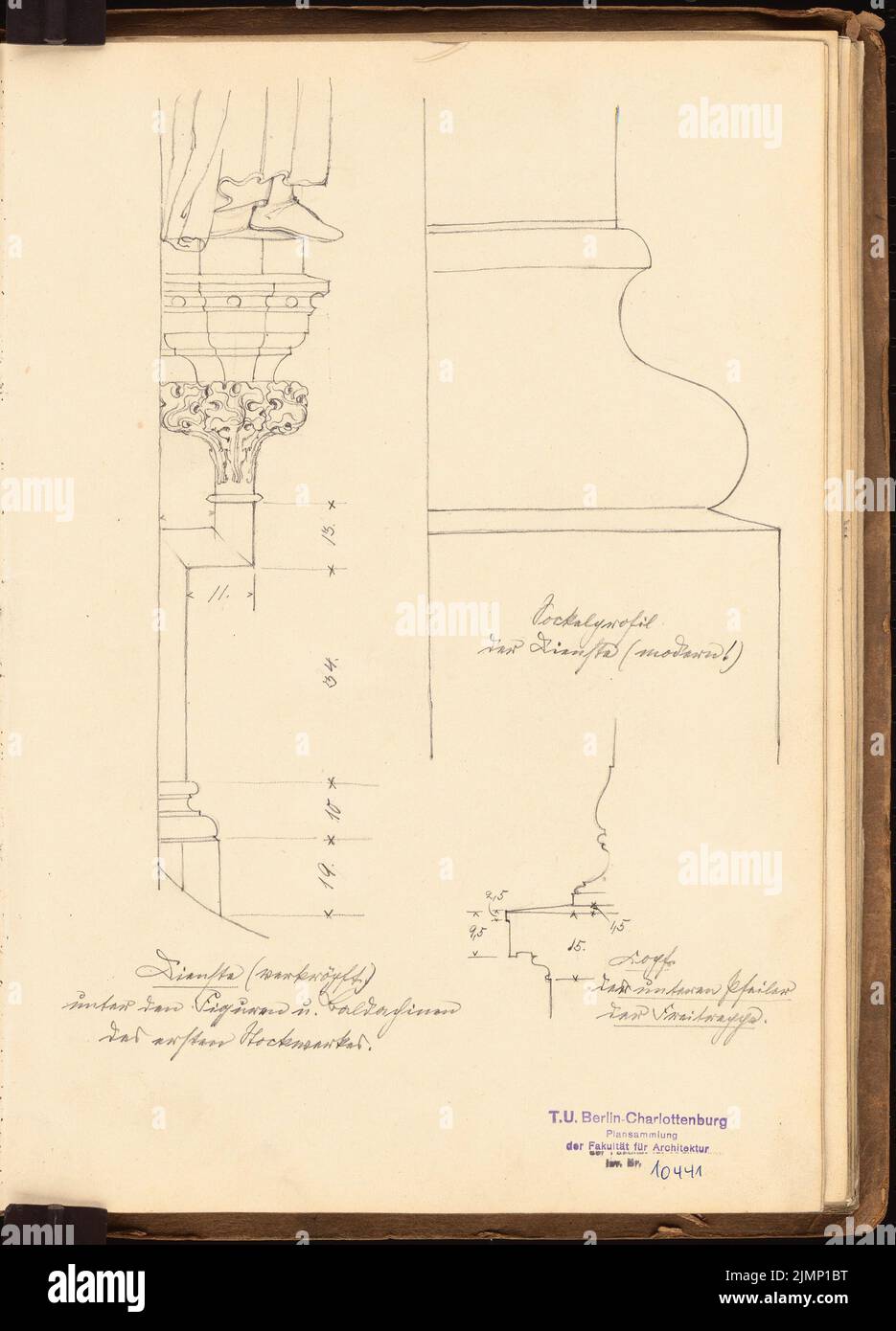 Lehmmübner Paul (1855-1916), Rathaus in Wesel. Fassade (ohne Datum): Details der Dienstleistungen und Säulen im Erdgeschoss. Bleistift auf Karton, 37,1 x 26,7 cm (inklusive Scan-Kanten) Lehmstübner Paul (1855-1916): Rathaus, Wesel. Fassade Stockfoto