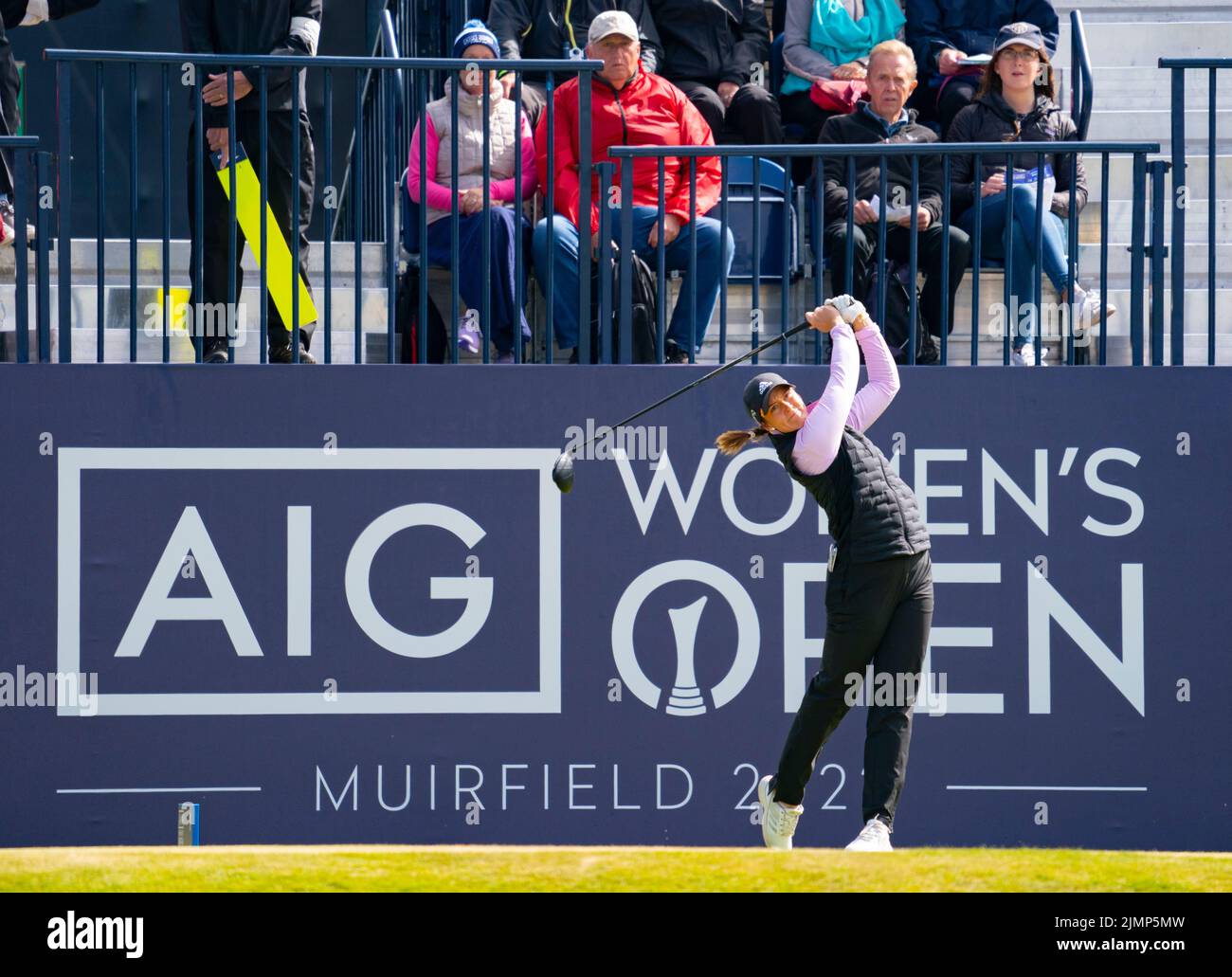Gullane, Schottland, Großbritannien. 7.. August 2022. Finalrunde der AIG Women’s Open Golf Championship in Muirfield in East Lothian. PIC; Linn Grant schlägt am ersten Loch ab. Iain Masterton/Alamy Live News Stockfoto