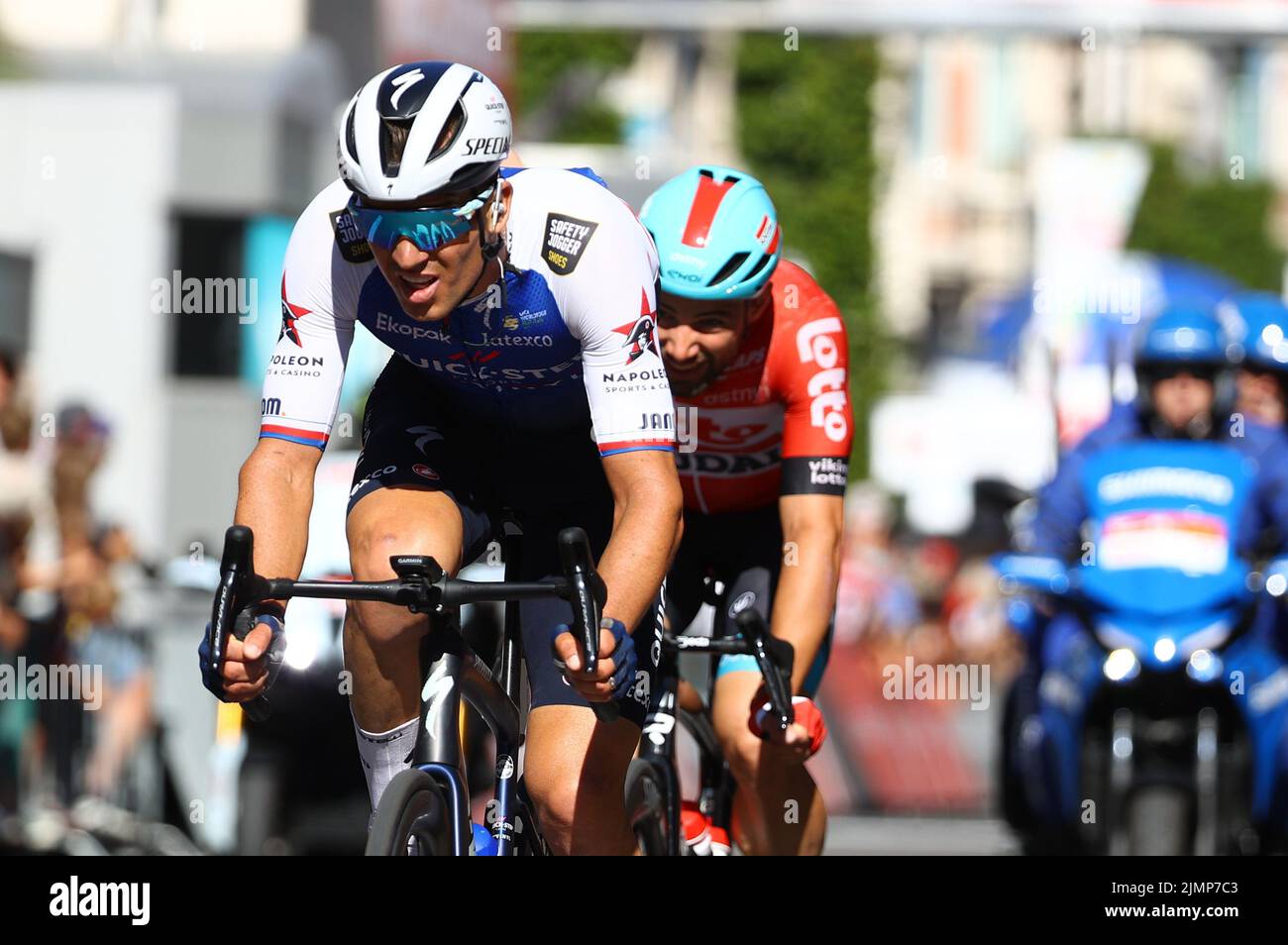 Leuven, Belgien. 07. August 2022. Der tschechische Zdenek Stybar von Quick-Step Alpha Vinyl und der Belgier Victor Campenaerts von Lotto Soudal im Einsatz während der ersten Ausgabe des Radrennens „Tour of Leuven“ in Leuven, Sonntag, 07. August 2022 in und um Leuven. Nach der WM in der Stadt wird gemeinsam mit den Organisatoren des GP Memorial Jef Scherens ein neues Rennen veranstaltet. Das neue Rennen wurde Tour of Leuven - Memorial Jef Scherens genannt. BELGA FOTO DAVID PINTENS Kredit: Belga Nachrichtenagentur/Alamy Live News Stockfoto