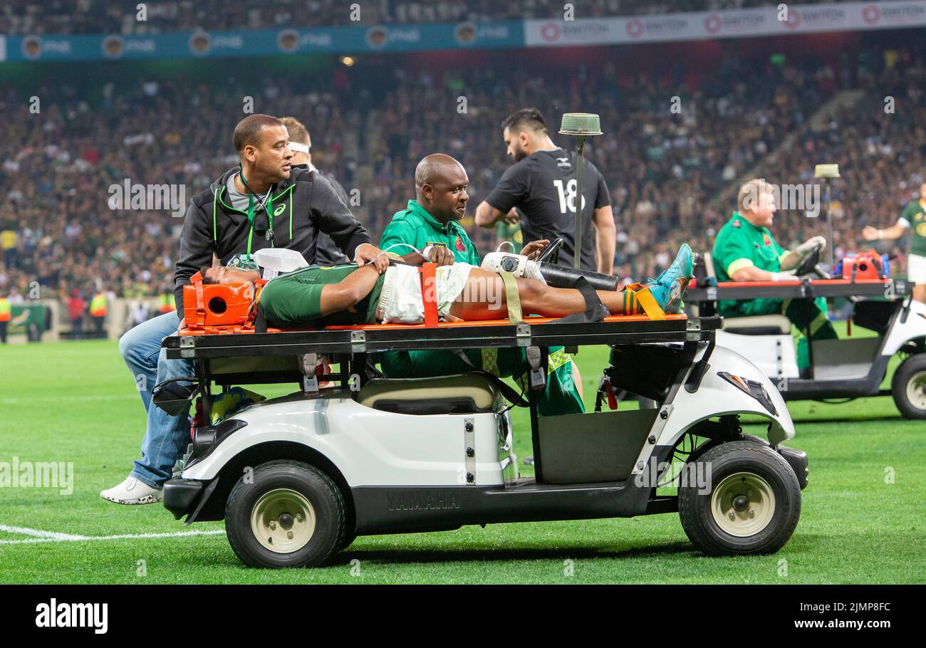 Mbombela, Nelspruit, Südafrika. 6.. August 2022. Kurt-Lee Arendse dehnt sich mit einer Gehirnerschütterung gegen das Ende des internationalen Rugby Championship-Spiels zwischen Südafrika und Neuseeland im Mbombela Stadium am 6. August 2020 Credit: AfriPics.com/Alamy Live News Stockfoto
