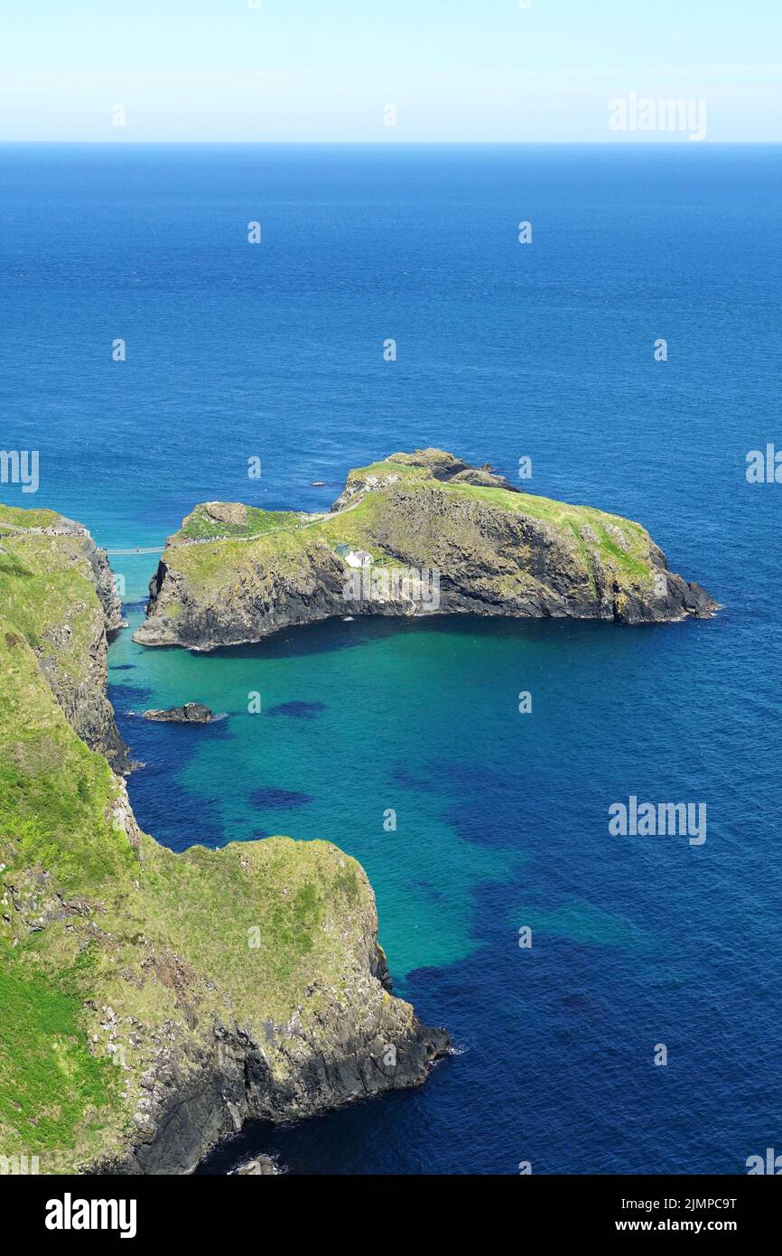 Carrick-a-Rede Seilbrücke, Carraig a' Ráid, County Antrim, Nordirland, Tuaiszeart Éireann, Vereinigtes Königreich, Europa Stockfoto