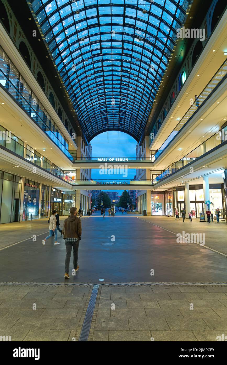 Einkaufszentrum Mall of Berlin, fotografiert von der Leipziger Straße in Berlin Stockfoto