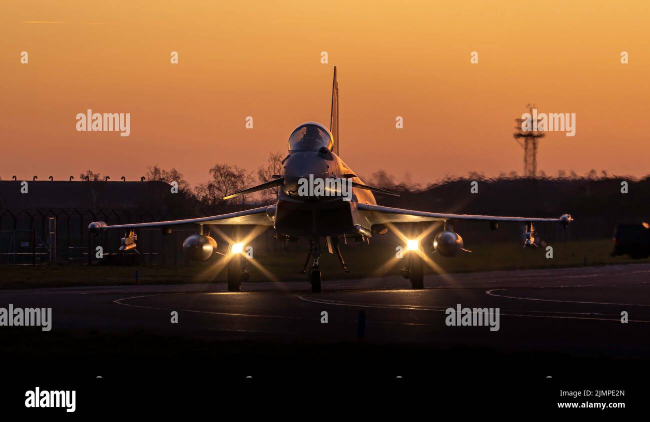 RAF Coningsby Scramble QRA NATO-Jets zur Verteidigung der Ukraine und der NATO-Alliierten Stockfoto