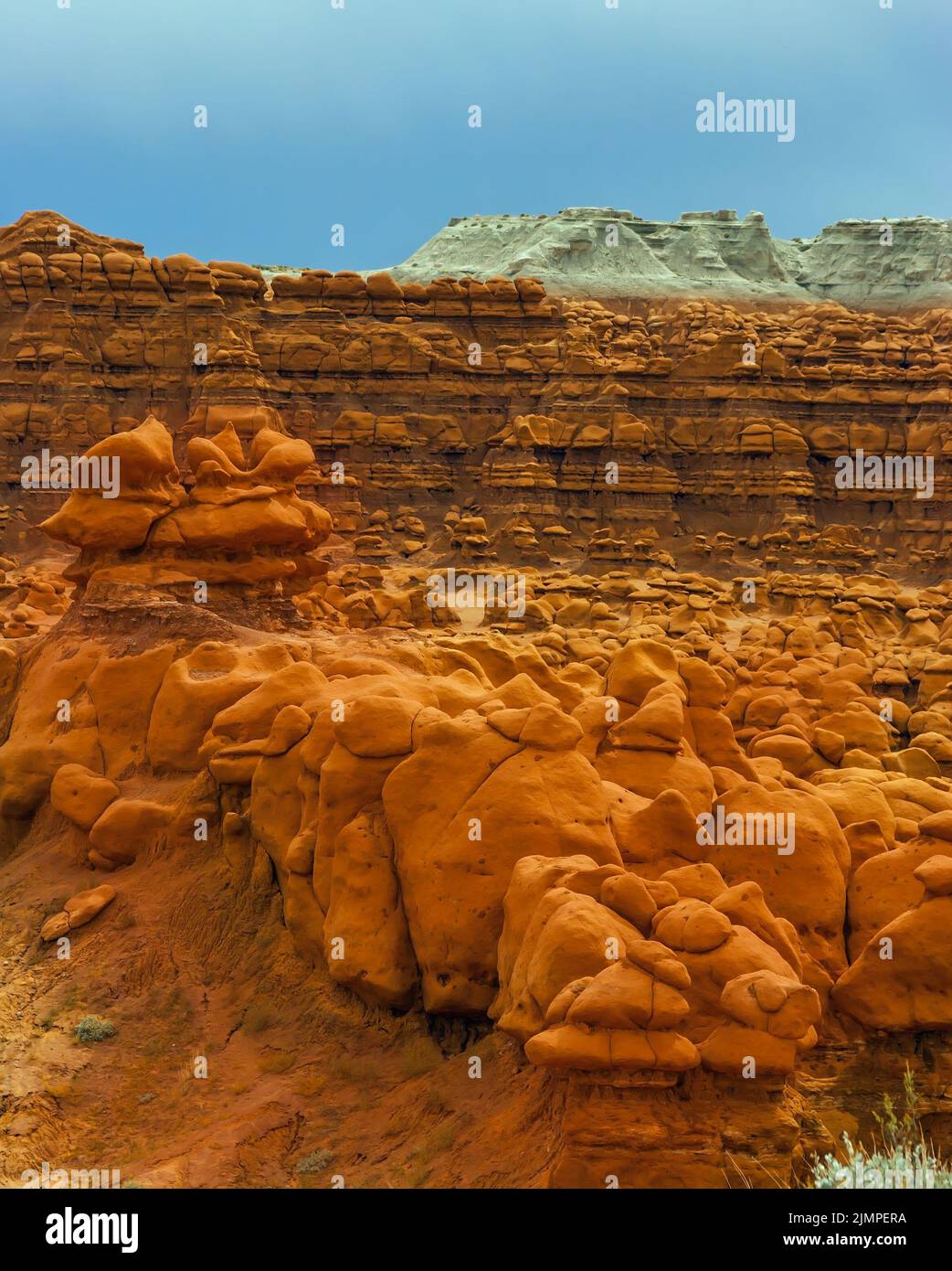 Der rotbraune und gelbe Sandstein Stockfoto