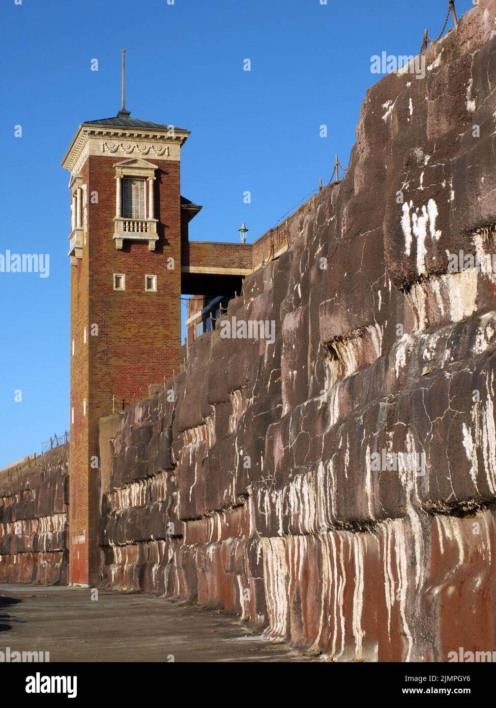 Der Turm des historischen Kabinenlifts am Blackpool North Shore Boating Pool Stockfoto