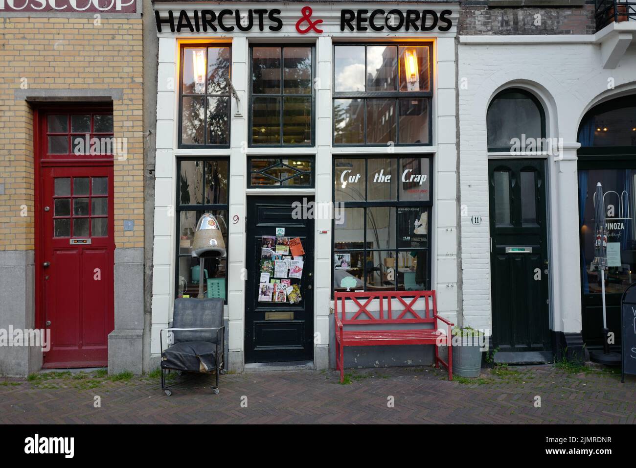 Friseursalon „Cut the Crap“ im Amsterdamer Stadtteil Jordaan Stockfoto