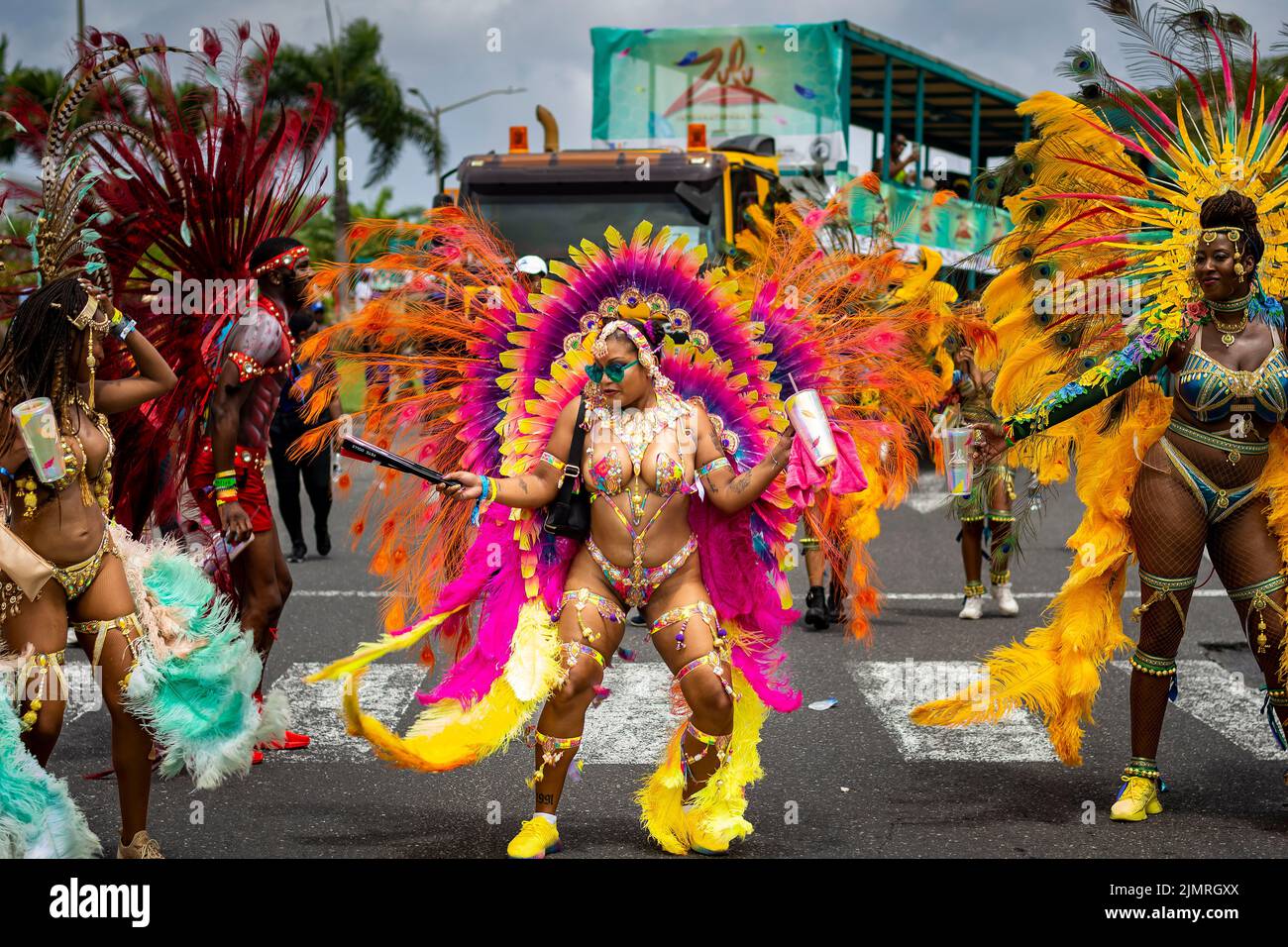 Grand Kadooment 2022 wird auf Barbados auf dem ABC Highway abgehalten Stockfoto