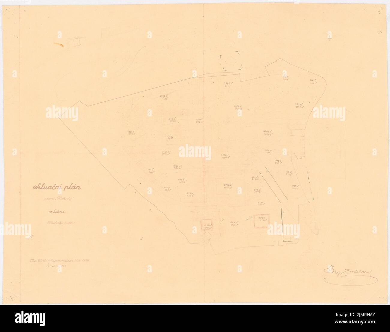 Jansen Hermann (1869-1945), Bebauungsplan Prag und Umgebung. Projekt II. Kosinka. Offizieller Plan (20. Mai 1928): (Aus Inv 21207) Lageplan (Lageplan) 1: 2880, Grundplan mit hohen Linien aus der Katasterkarte 1: 2880, Fixierung der Grundstücksecken des Bodens. Bleistift über hellem Bruch auf Papier, 34,7 x 44,4 cm (inklusive Scankanten) Jansen Hermann (1869-1945): Bauplan Prag und Umgebung. Projekt II Kosinka. Amtlicher Plan Stockfoto