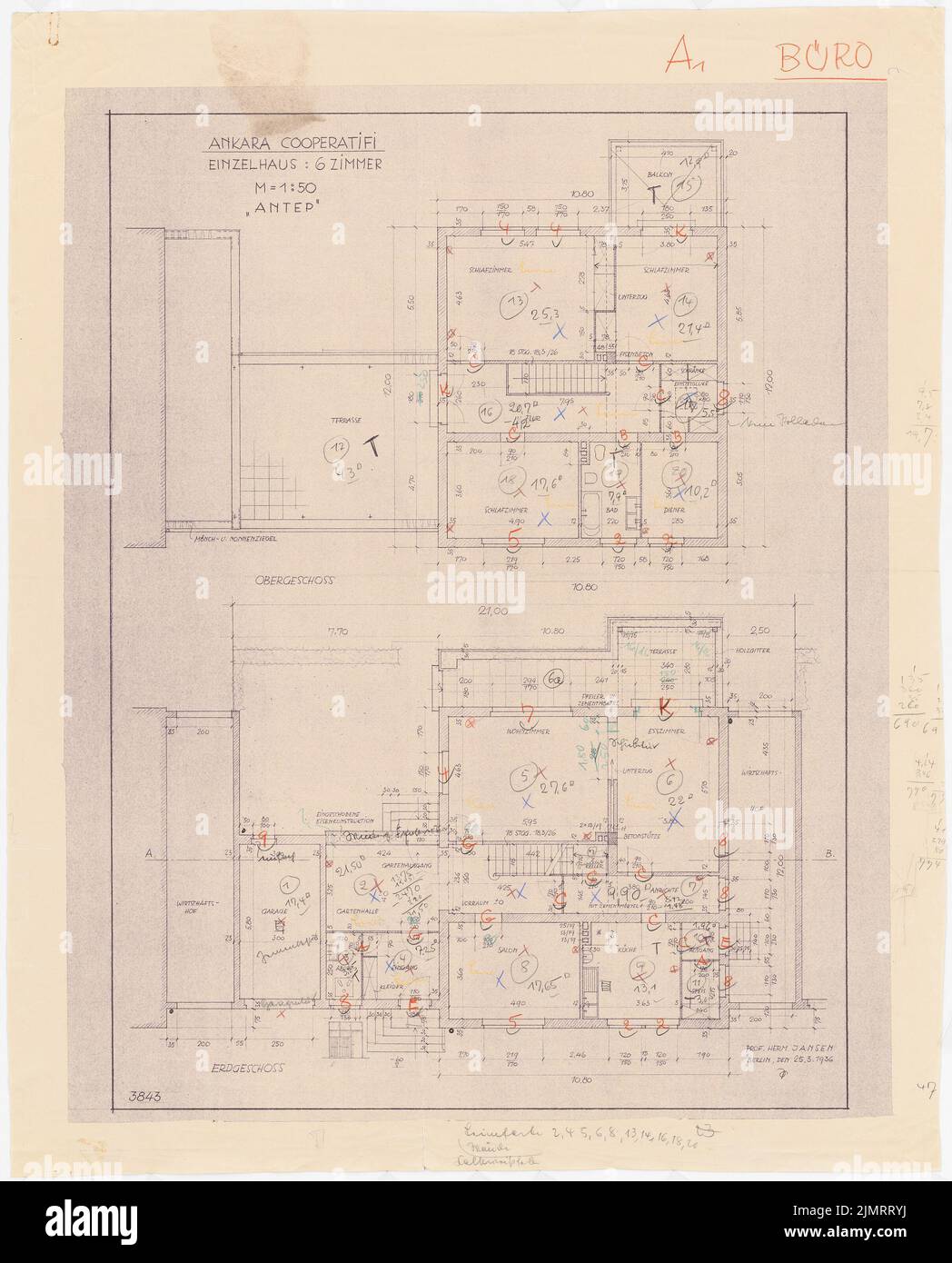 Jansen Hermann (1869-1945), Gesamtentwicklungsplan Ankara. Ankara Cooperifi. Haustypen (25.03.1936): (Leichter Bruch aus Inv.-Nr. 23120), Typ A1, Antep, Einfamilienhaus 6 Zimmer, Grundriß Erdgeschoss und Obergeschoss 1:50. Bleistift und Farbstift über einem Bruch auf Papier, 88,3 x 71,2 cm (inklusive Scankanten) Jansen Hermann (1869-1945): Gesamtbauungsplan Ankara. Ankara Kooperatifi. Haustypen Stockfoto