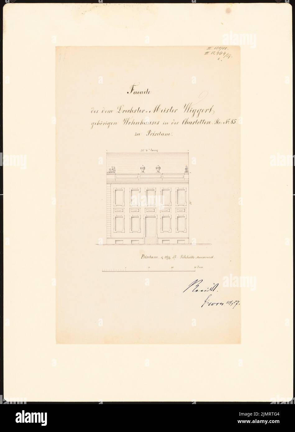 Unger (1743-1799), Potsdamer Bürgerhäuser. Bauaufzeichnungen (sogenannter Ziller-Folder) um 1850. Charlottenstraße 85 Wohngebäude (Baujahr 1782) (29.06.1857): Riss-Vorderansicht-Fassade (Eckleiste: Vasen, Dachboden, Trittstufe, Fuß). Bleistift und Tinte Aquarell auf Papier, 45,9 x 33,6 cm (inklusive Scankanten) Unger (1743-1799): Potsdamer Bürgerhäuser. Bauaufnahmen (sog. Ziller-Mappe) um 1850. Wohnhaus Charlottenstraße 85 (Baujahr 1782) Stockfoto