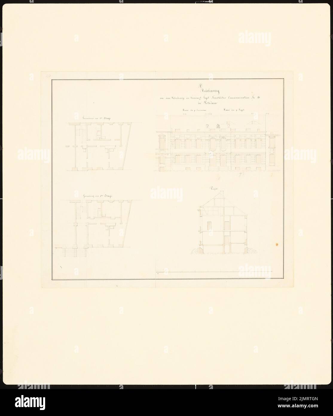 Richter Johann Rudolf Heinrich (1748-1810), Potsdamer Bürgerhäuser. Bauaufzeichnungen (sogenannter Ziller-Folder) um 1850. 16 (Baujahr 1785) (1855-1855): Riss-Frontansicht-Fassade, Attikaschmuck (Putti, Vasen), Risalit, Grundriss 1.. Stock, 2.. Stock, Schnittprofil (Mezzaning Shot) (Skala beleuchtet. Bleistift und Tinte Aquarell auf Papier, 59 x 50,6 cm (inklusive Scankanten) Richter Johann Rudolf Heinrich (1748-1810): Potsdamer Bürgerhäuser. Bauaufnahmen (sog. Ziller-Mappe) um 1850. Wohnhaus Neustädter Mitteilung Nr. 16 (Baujahr 1785) Stockfoto