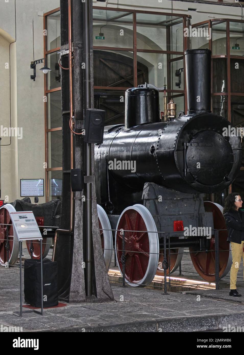 Das Nationale Eisenbahnmuseum von Pietrarsa rekonstruiert die italienische Eisenbahngeschichte und erhebt sich am Ankunftspunkt der ersten in Italien gebauten Eisenbahn Stockfoto