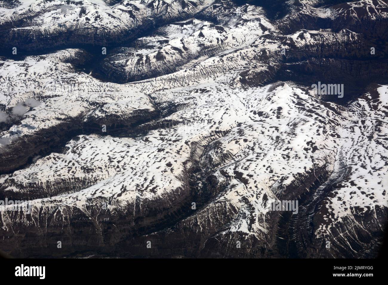 Luftaufnahme des Shoshone National Forest und der Absaroka Mountains, einem Untergebiet der Rocky Mountains, im Nordwesten von Wyoming, USA. Stockfoto