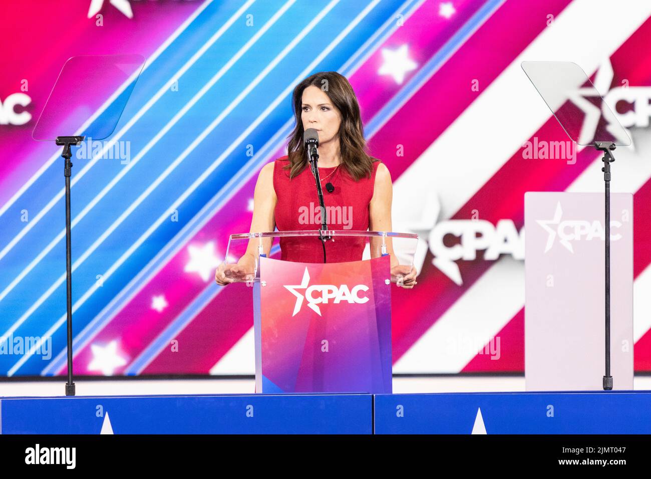 Dallas, TX - 6. August 2022: Republikanischer Kandidat für das Amt des Gouverneurs von Michigan Tudor Dixon spricht während der CPAC Texas 2022 Konferenz im Hilton Anatole Stockfoto