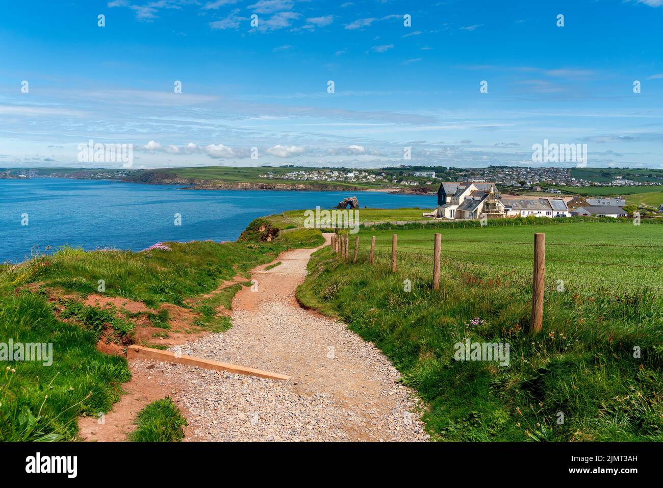 Blick auf den Südwestküstenpfad in Richtung Thurlestone in Devon Stockfoto