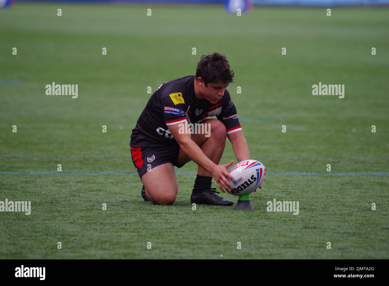 Newcastle upon Tyne, England, 7. August 2022. Oliver Leyland spielt für London Broncos und bereitet sich auf einen Torstoß gegen Newcastle Thunder in der Betfred Championship im Kingston Park vor. Quelle: Colin Edwards Stockfoto