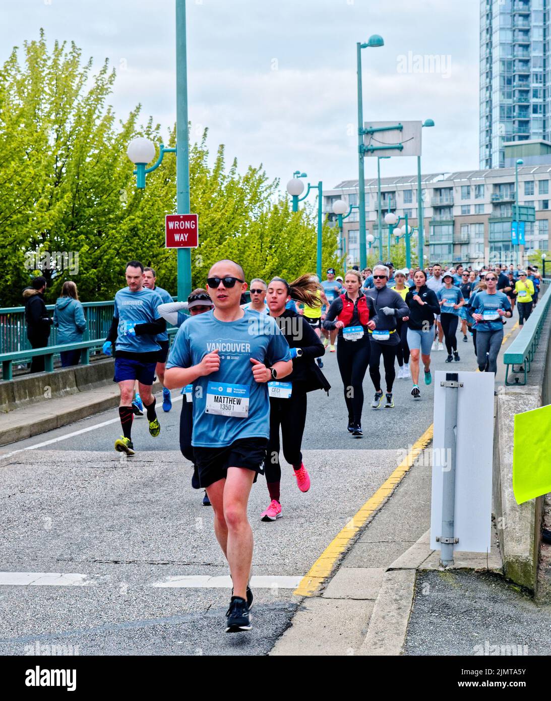 VANCOUVER, BRITISH COLUMBIA - 29. April 2022: Vancouver, ein geschäftiger Hafenort an der Westküste in British Columbia, gehört zu den Kanadas, die am dichtesten und ethnischsten sind Stockfoto