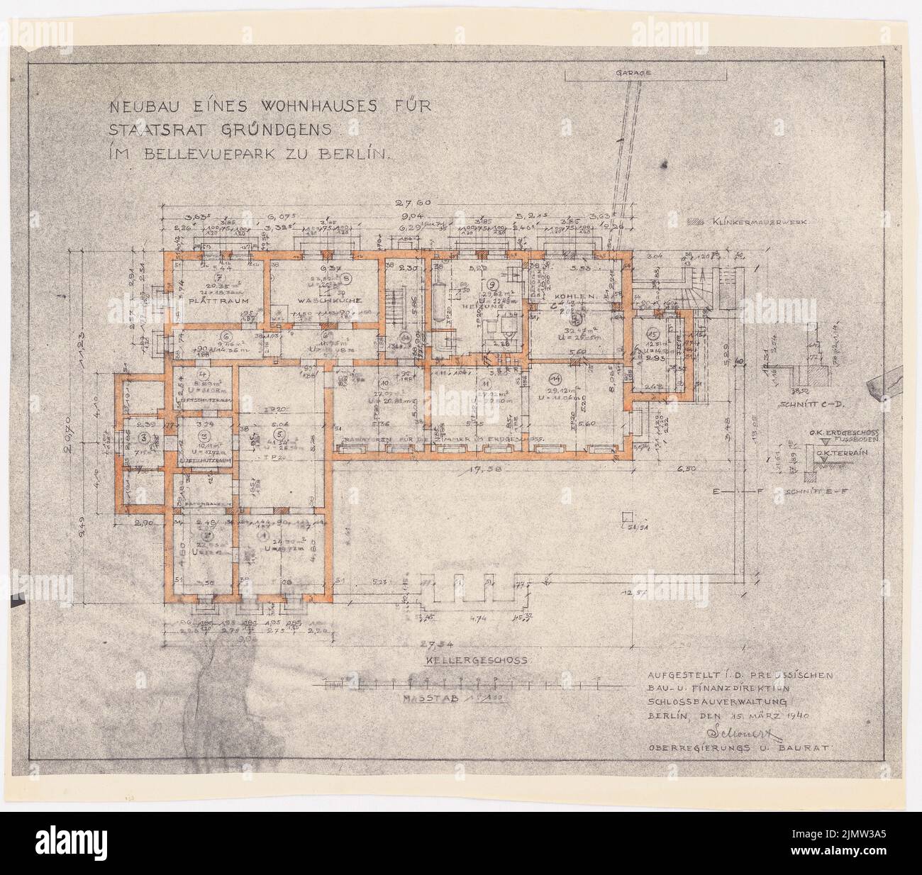 Schonert Erich, Neubau eines Wohngebäudes für den Staatsrat Gründgens im Bellevuepark in Berlin (15. März 1940): Grundriss Keller 1: 100. Lichtbruch Wasserfarben auf Papier, 47,3 x 53,7 cm (inklusive Scankanten) Schonert Erich (geb. 1881): Neubau eines Wohnhauses für Staatsrat Gründgens im Bellevuepark, Berlin Stockfoto