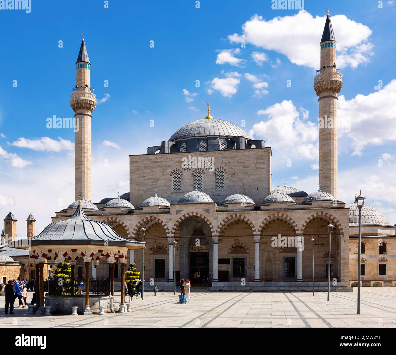 Mittelalterliche Selimiye Moschee im Zentrum der türkischen Stadt Konya Stockfoto